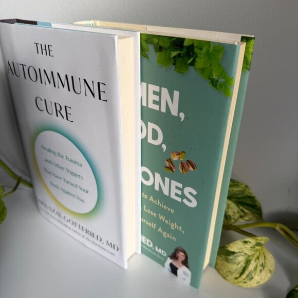 Sara Gottfried Hardcover Book Set | The Autoimmune Cure + Women, Food & Hormones - Picture 4 of 5